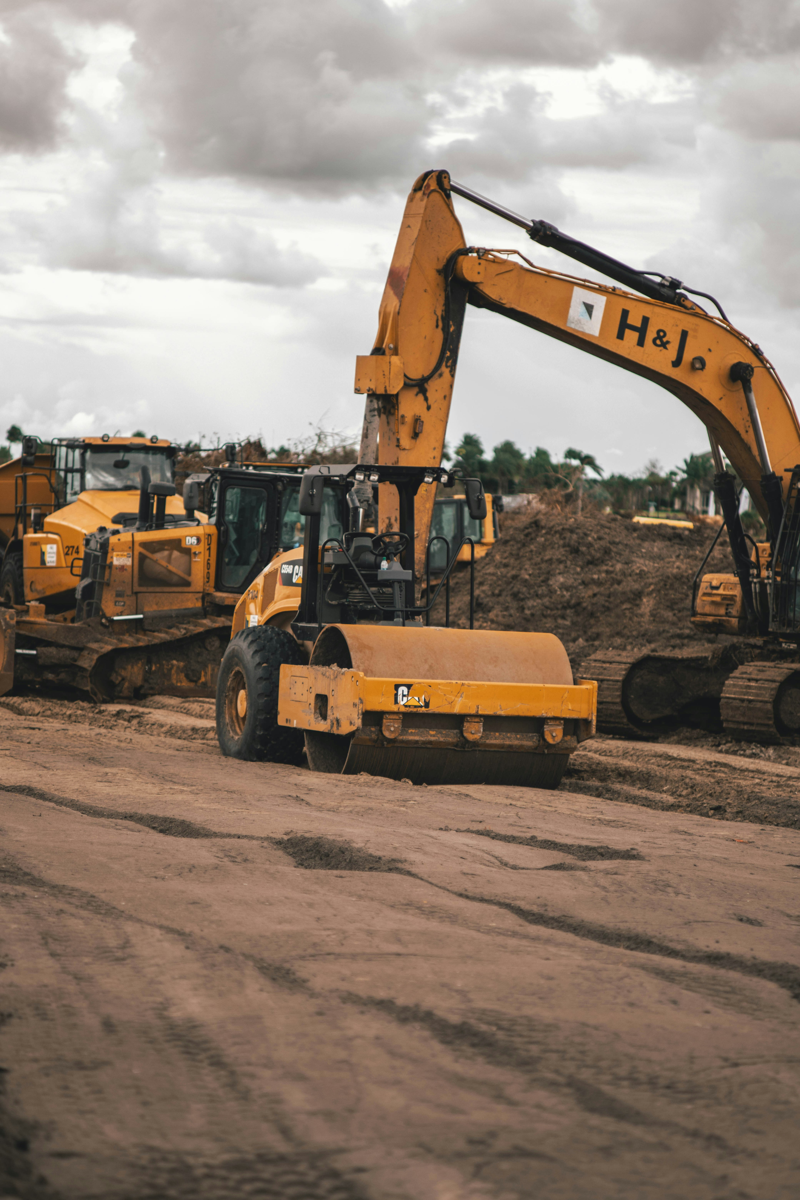 Industrial Machinery & Heavy Equipment